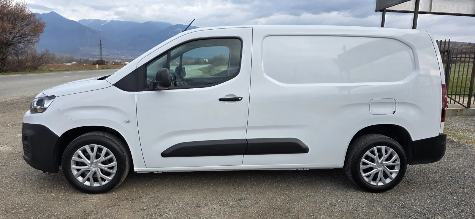 Citroen Berlingo 1.5 Hdi XL Club-Maxi-Automat-130 hp, снимка 3 - Автомобили и джипове - 53897175