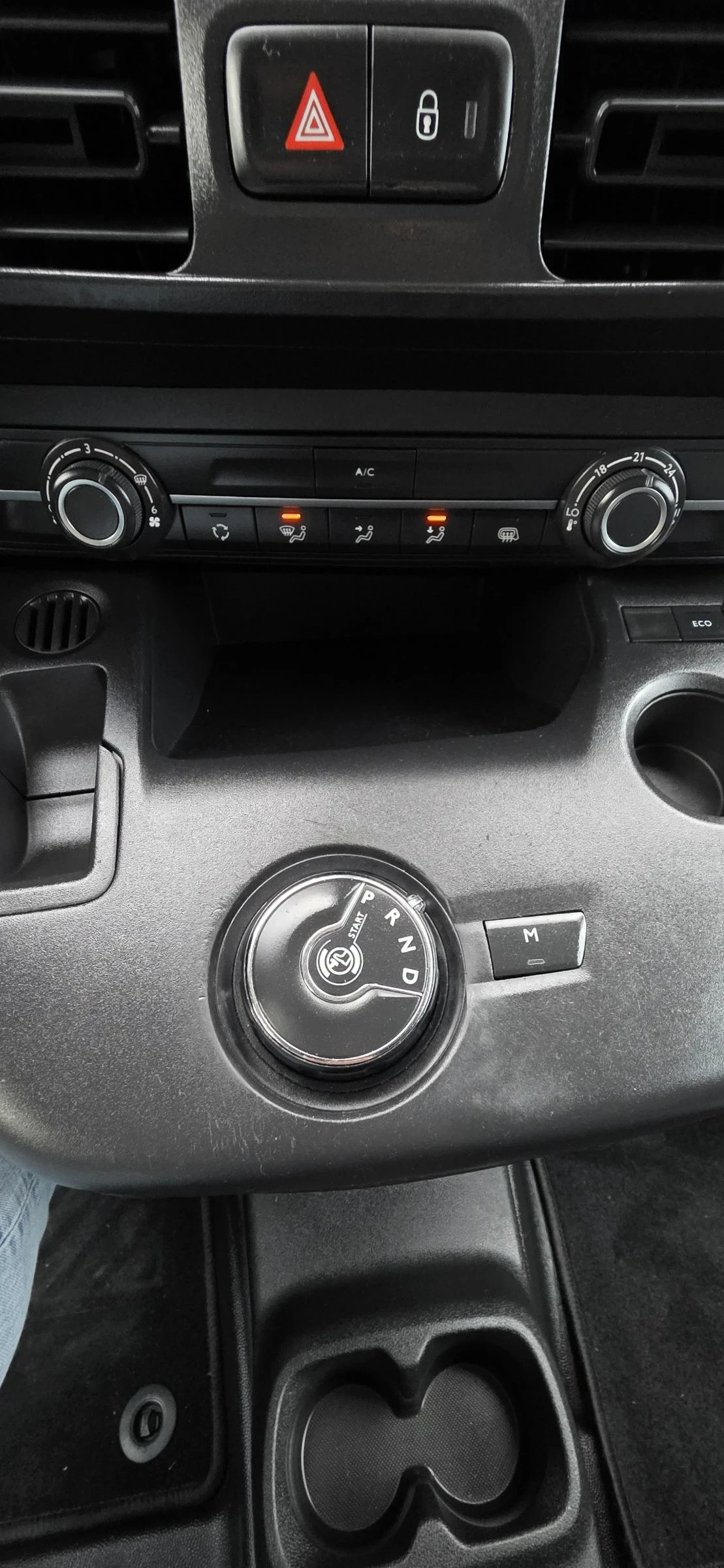 Citroen Berlingo 1.5 Hdi XL Club-Maxi-Automat-130 hp, снимка 15 - Автомобили и джипове - 53897175