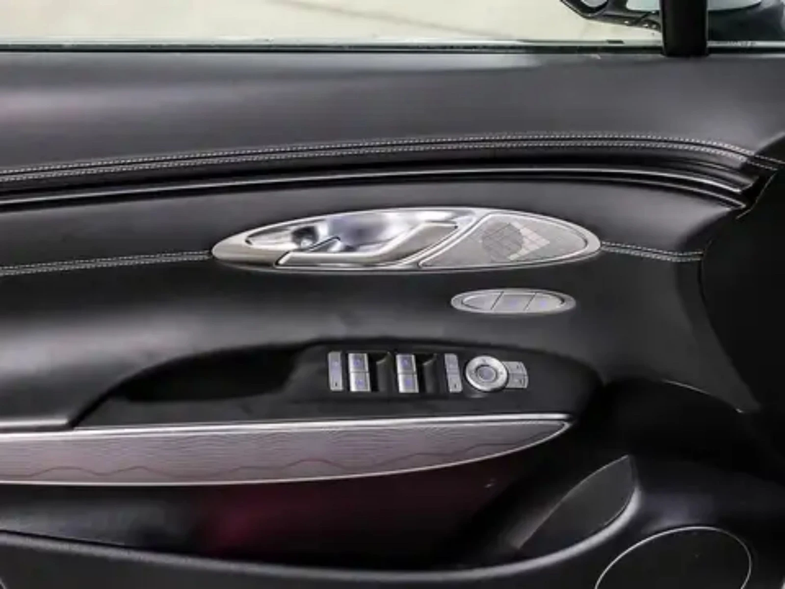 Genesis GV70 НОВ/2024/18000КМ/2.5Т/PANO/360/4x4/CARFAX, снимка 16 - Автомобили и джипове - 53983824