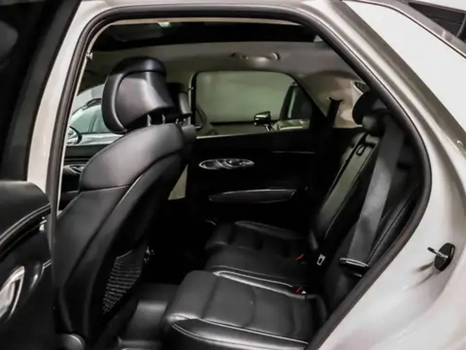 Genesis GV70 НОВ/2024/18000КМ/2.5Т/PANO/360/4x4/CARFAX, снимка 10 - Автомобили и джипове - 53983824