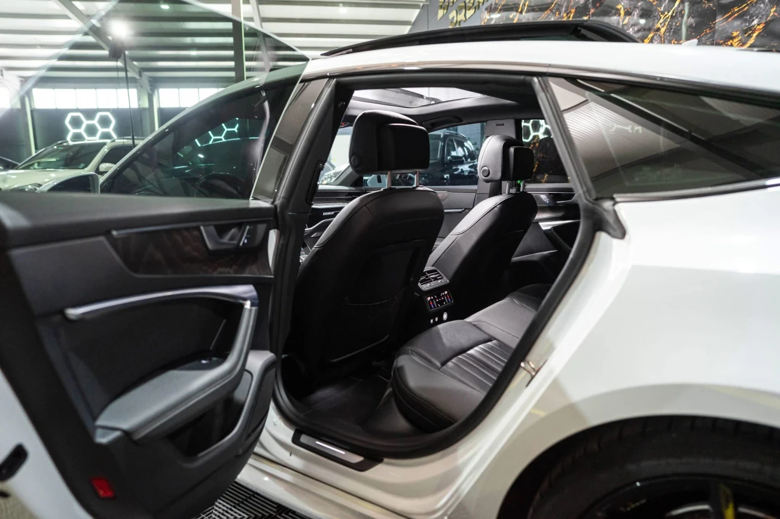 Audi A7 55TFSI QUATTRO S LINE ПАНО B&O ЛИЗИНГ 100%, снимка 15 - Автомобили и джипове - 54038081