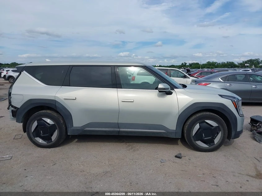 Kia EV9 Light Long Range, снимка 13 - Автомобили и джипове - 54906259