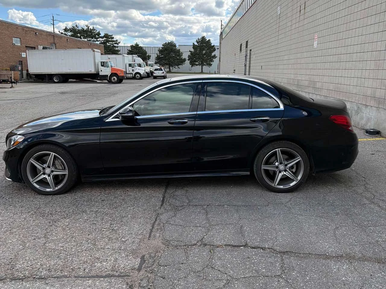Mercedes-Benz C 300 ПОДГРЕВИ| ПАМЕТ| 360САМ| ПАНО| , снимка 2 - Автомобили и джипове - 54934364