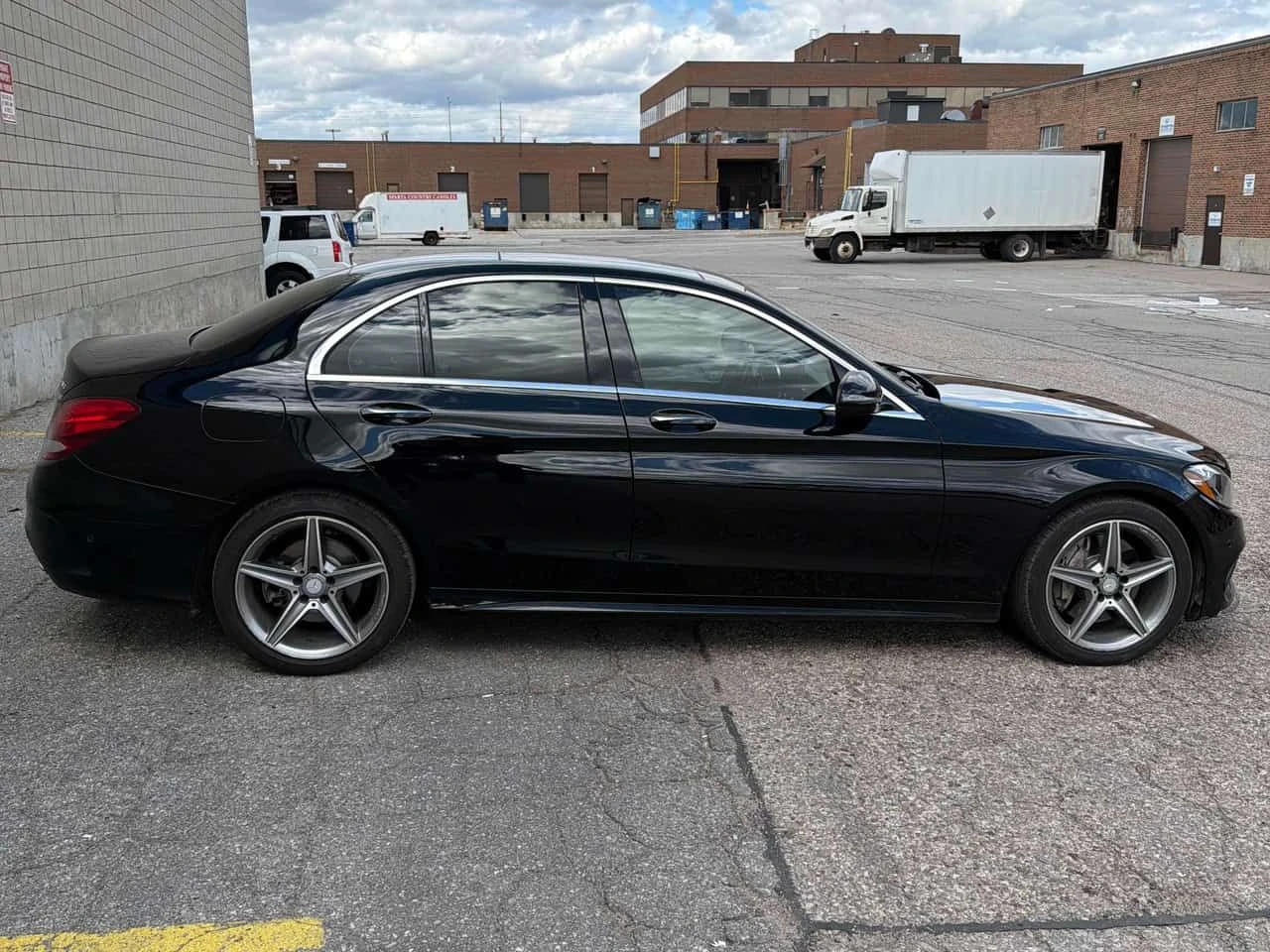 Mercedes-Benz C 300 ПОДГРЕВИ| ПАМЕТ| 360САМ| ПАНО| , снимка 3 - Автомобили и джипове - 54934364