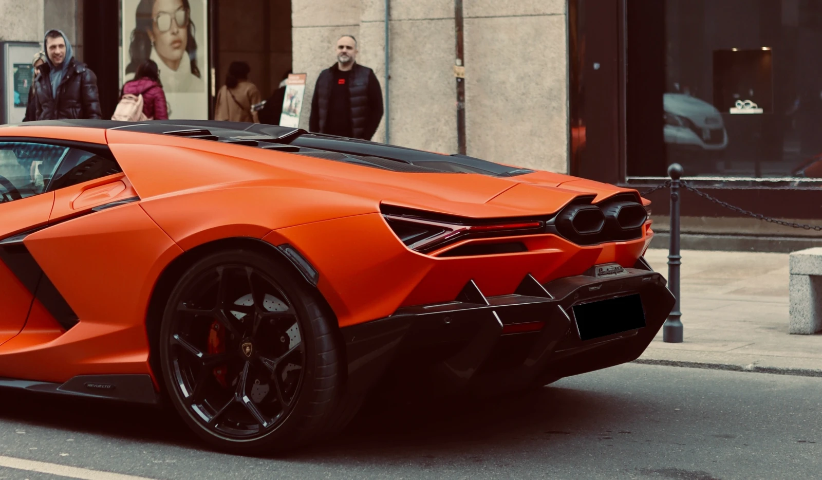 Lamborghini Revuelto 6.5 V12 HPEV 4WD, снимка 4 - Автомобили и джипове - 54986372