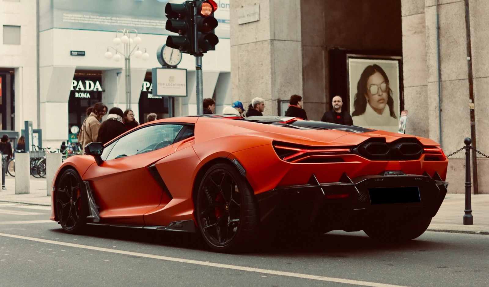 Lamborghini Revuelto 6.5 V12 HPEV 4WD, снимка 5 - Автомобили и джипове - 54986372