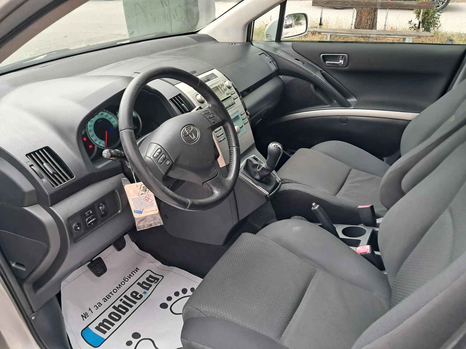 Toyota Corolla verso 2.2 D4D 136 ks vetiga., снимка 7 - Автомобили и джипове - 55233857