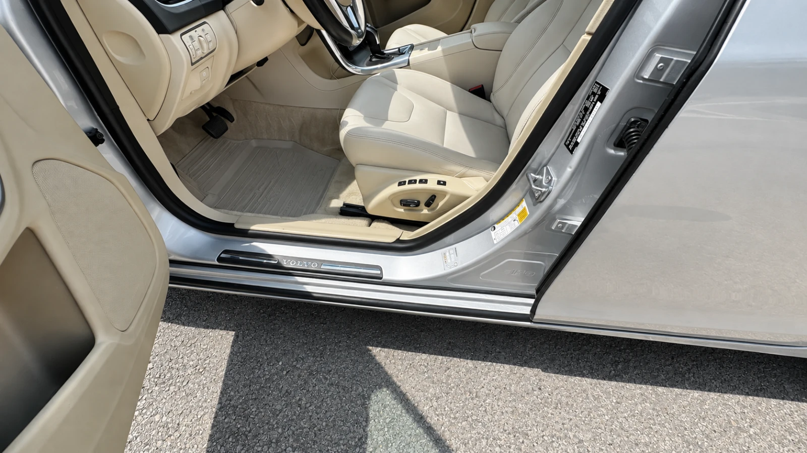 Volvo S60 2, 5 AWD, снимка 6 - Автомобили и джипове - 55514499