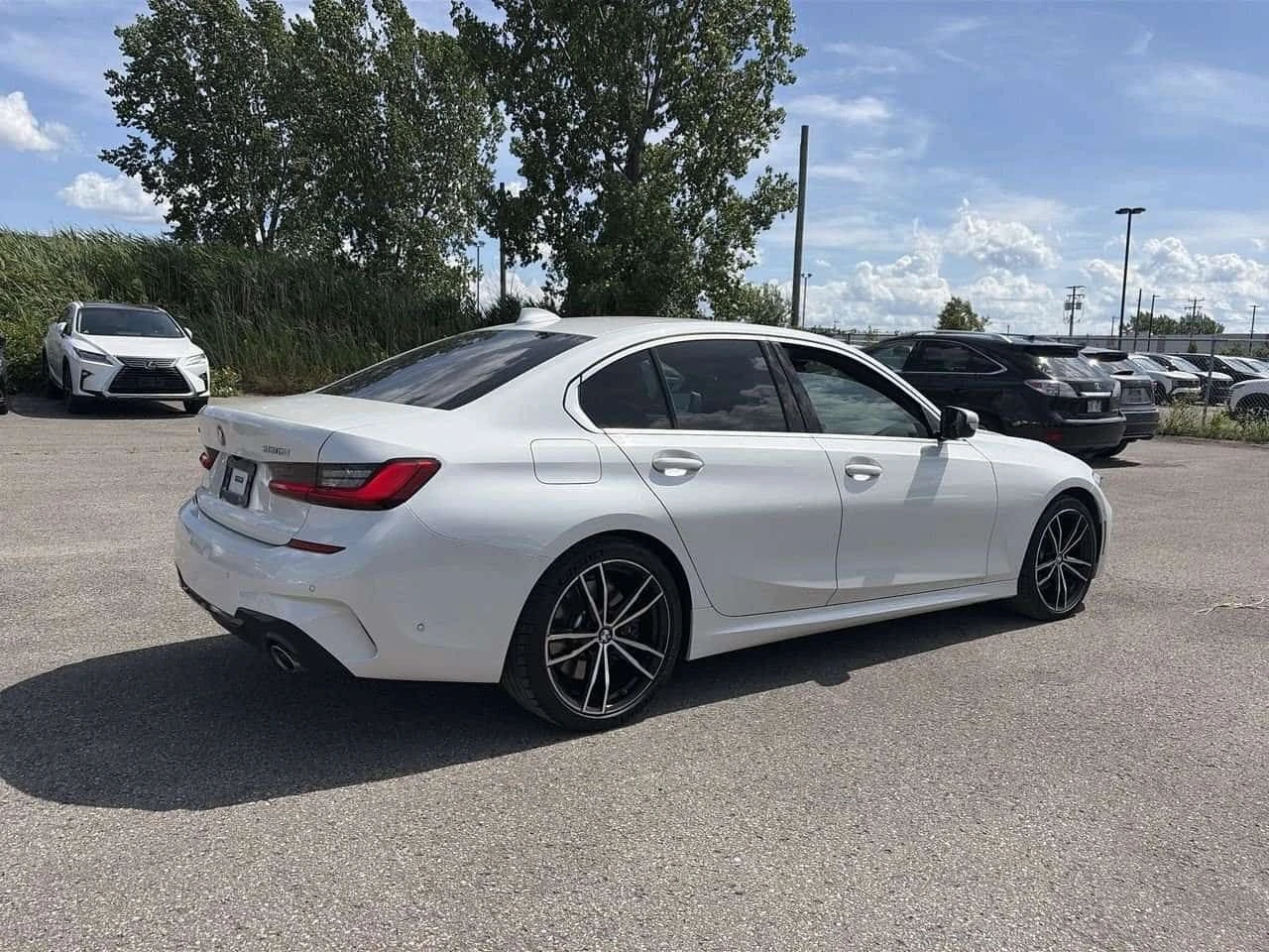 BMW 330 330i Mpack H/K sound Distronic , снимка 15 - Автомобили и джипове - 55403719