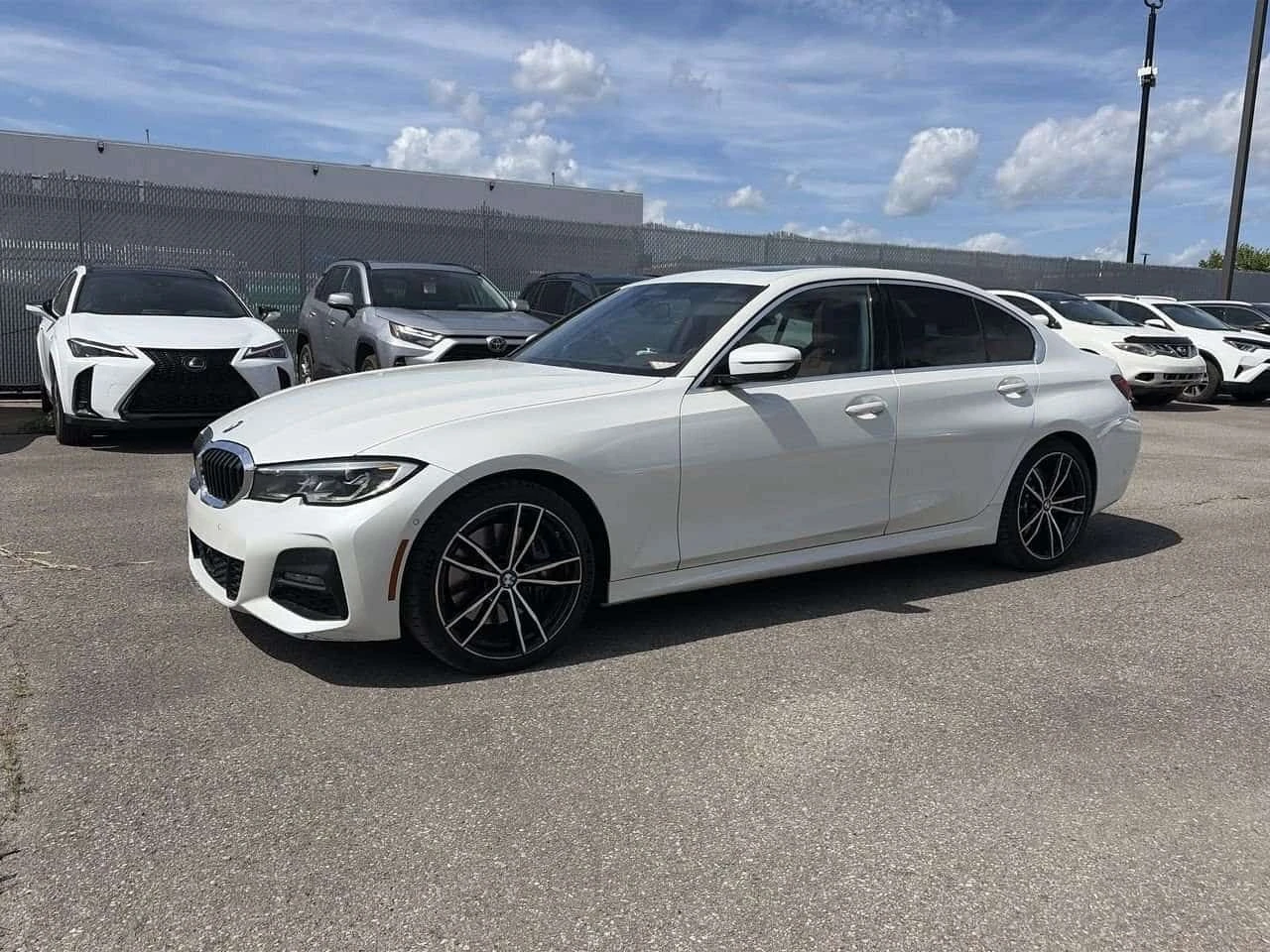 BMW 330 330i Mpack H/K sound Distronic , снимка 7 - Автомобили и джипове - 55403719