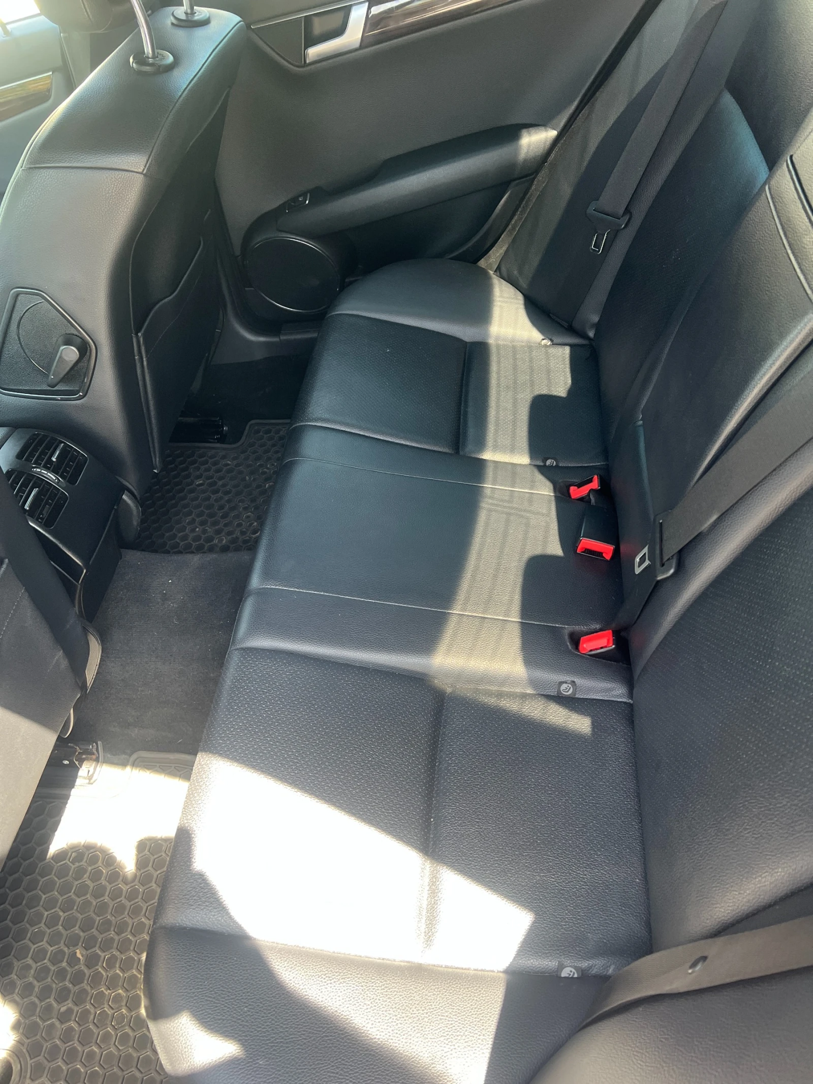 Mercedes-Benz C 300 4matic, снимка 12 - Автомобили и джипове - 55967454