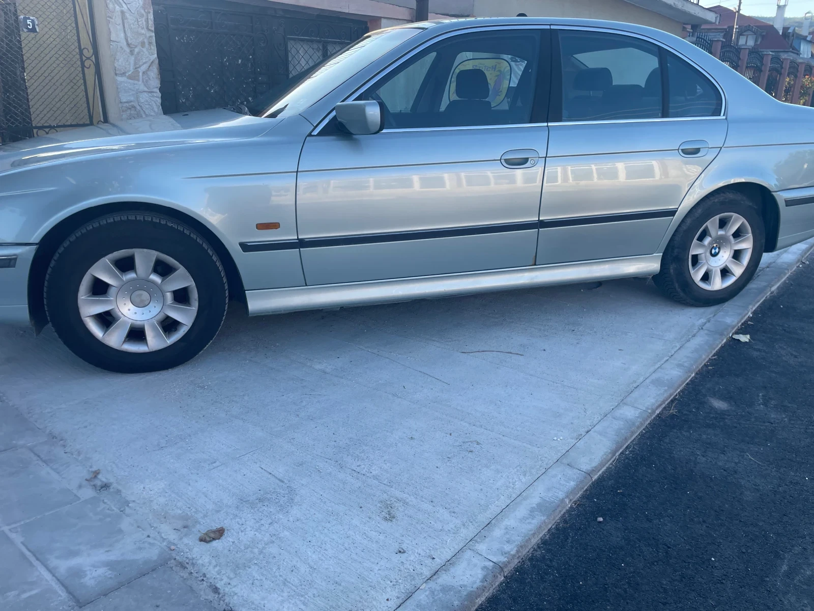 BMW 520, снимка 3 - Автомобили и джипове - 56248694