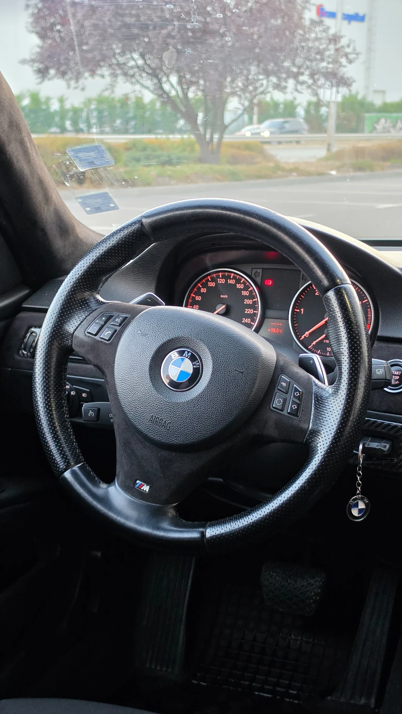 BMW 320 2.0 feice M= packet, снимка 16 - Автомобили и джипове - 56567753
