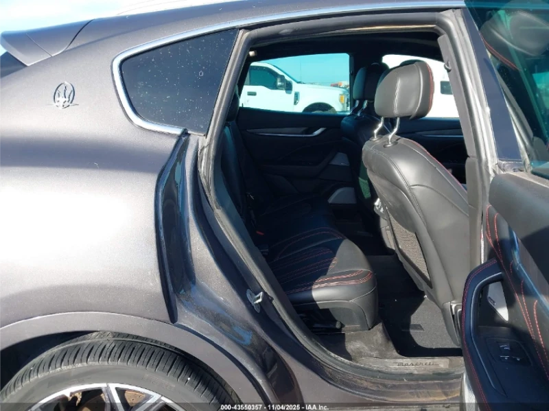 Maserati Levante S Granlusso* ОБДУХВАНЕ* ПОДГРЕВ* Harman/kardon, снимка 8 - Автомобили и джипове - 53237609