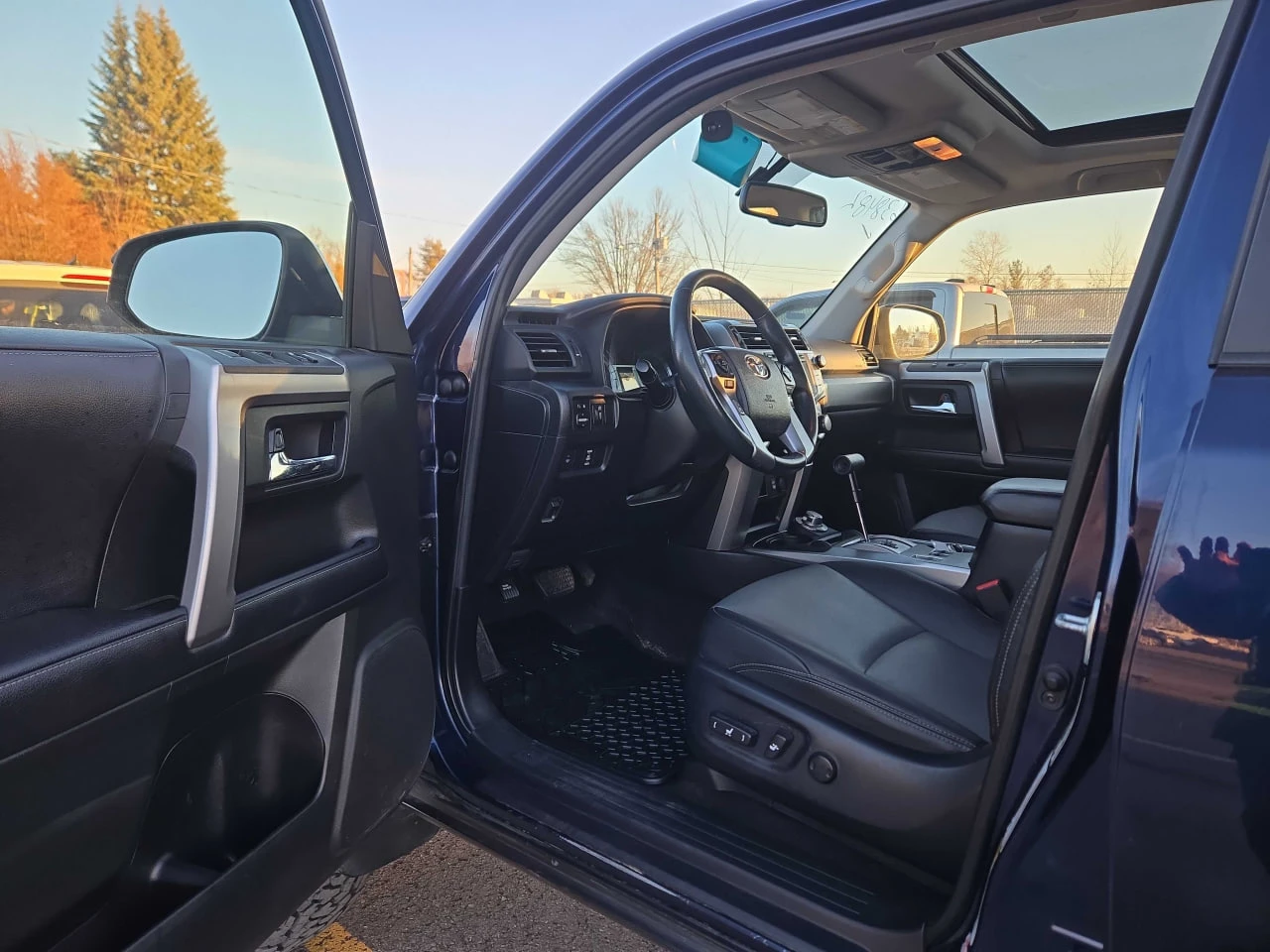 Toyota 4runner CARFAX* АВТОФИНАНСИРАНЕ* БЕЗ ПЪРВОНАЧАЛНА ВНОСКА*  - изображение 5