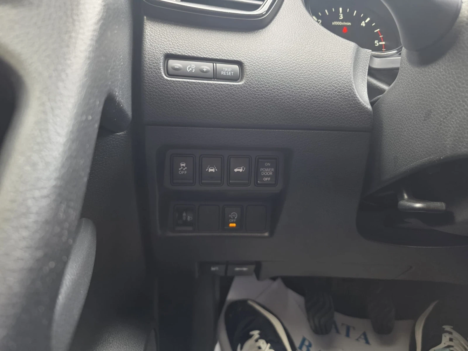 Nissan X-trail, снимка 6 - Автомобили и джипове - 53926071