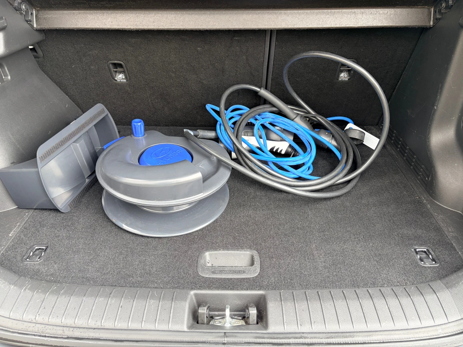 Hyundai Kona PREMIUM!!! 64kw 204kc TERMOPOMPA!!!, снимка 14 - Автомобили и джипове - 54045109