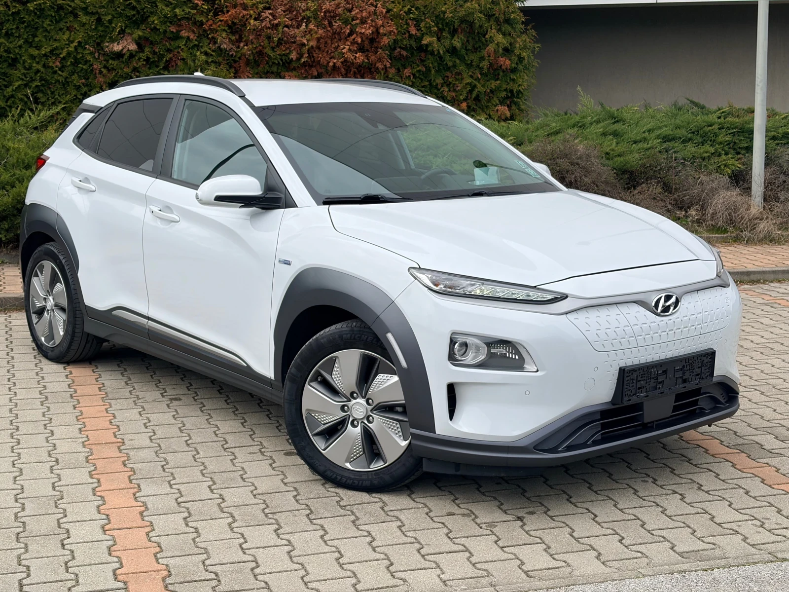 Hyundai Kona PREMIUM!!! 64kw 204kc TERMOPOMPA!!!