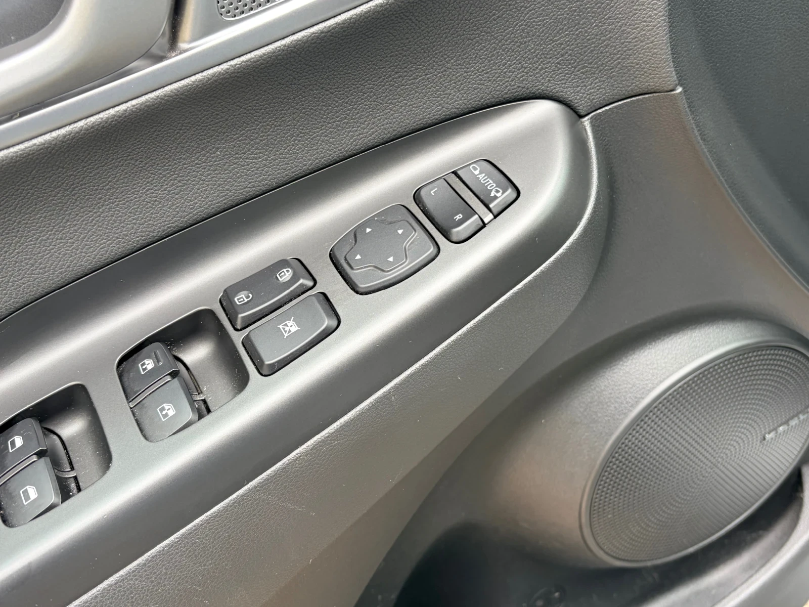 Hyundai Kona PREMIUM!!! 64kw 204kc TERMOPOMPA!!!, снимка 11 - Автомобили и джипове - 54045109