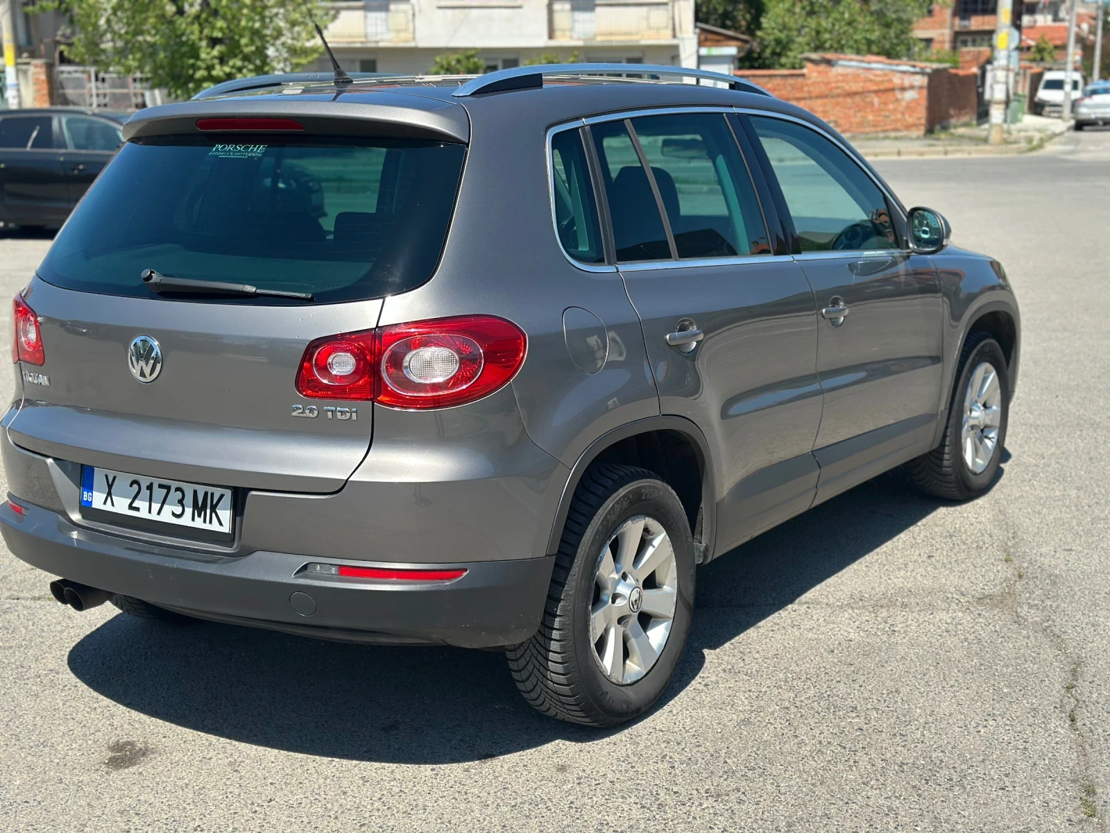 VW Tiguan Реални километри СЕРВИЗНА ИСТОРИЯ!!!, снимка 4 - Автомобили и джипове - 54424859