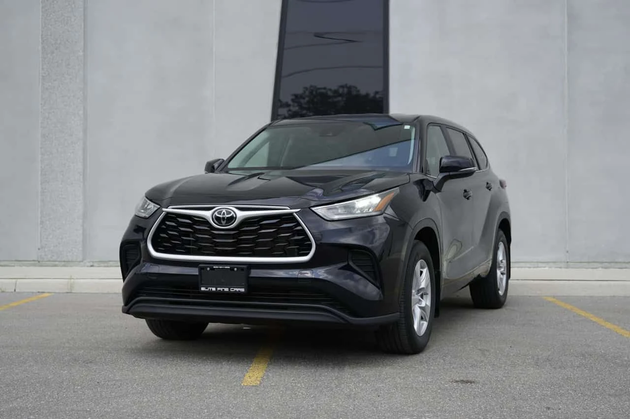 Toyota Highlander * LE AWD| 8 PASSENGER| CLEAN CARFAX| CARPLAY
