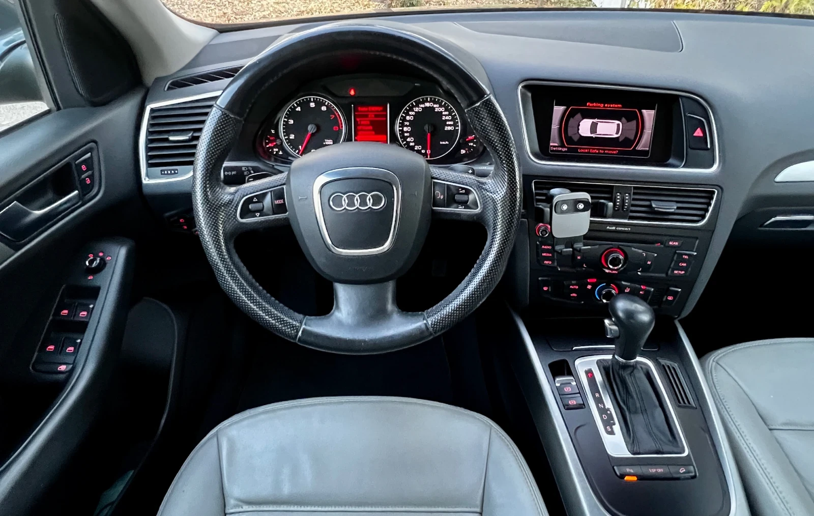 Audi Q5 2.0 - 83 000 kм, снимка 9 - Автомобили и джипове - 56425607