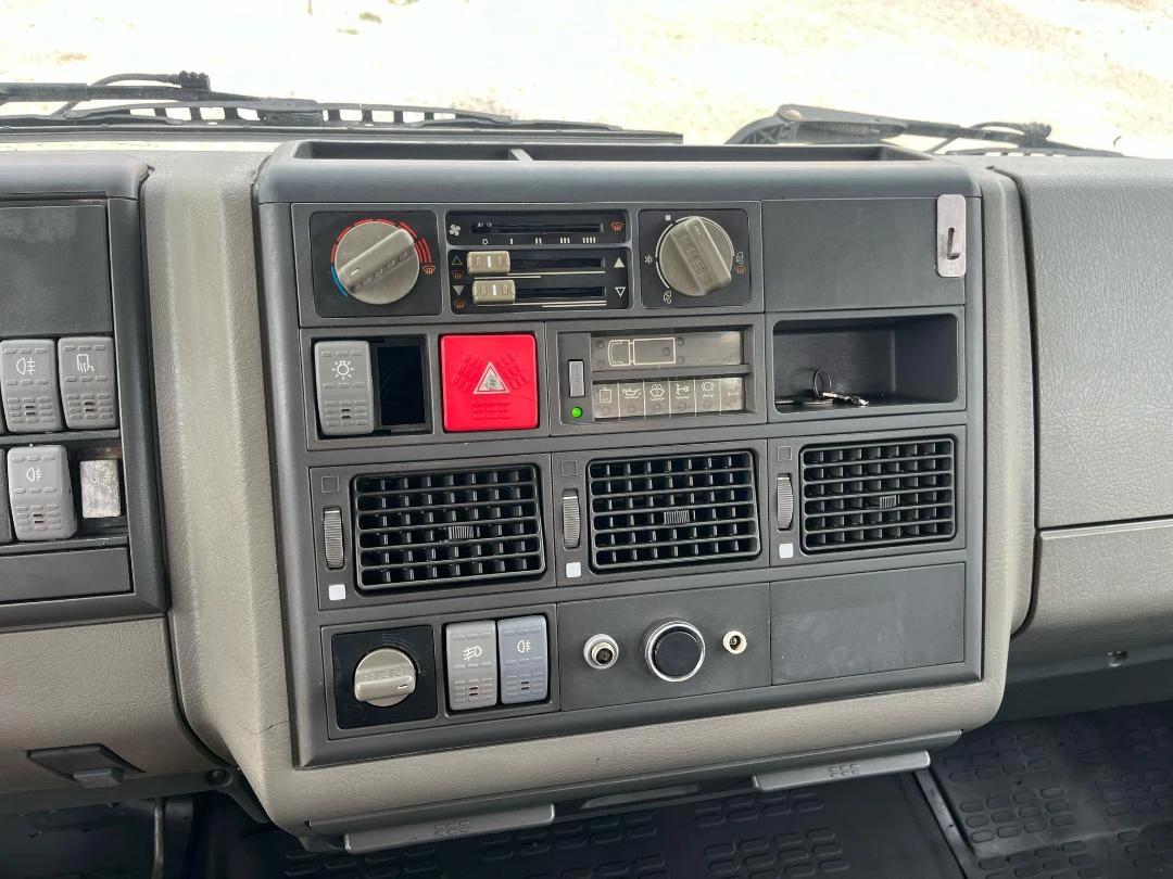 Iveco Eurocargo 120Е18 - ПЕРФЕКТЕН - ТРИСТРАНЕН САМОСВАЛ С КРАН  - изображение 7