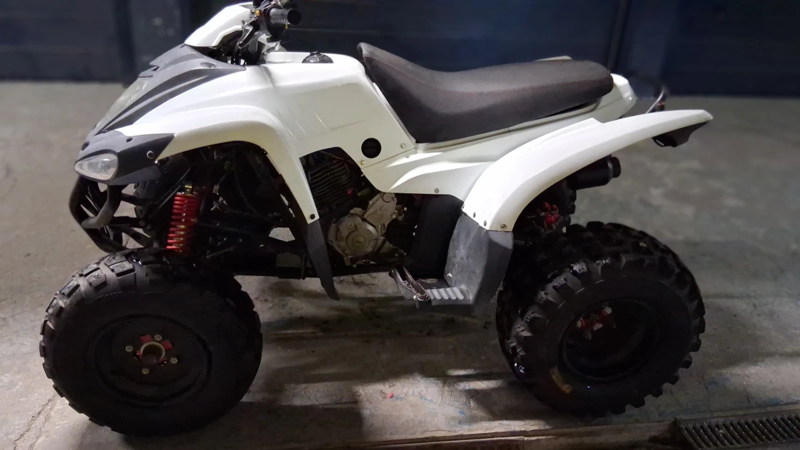 Dinli Centhor 400кубика нов внос, снимка 2 - Мотоциклети и мототехника - 53976523