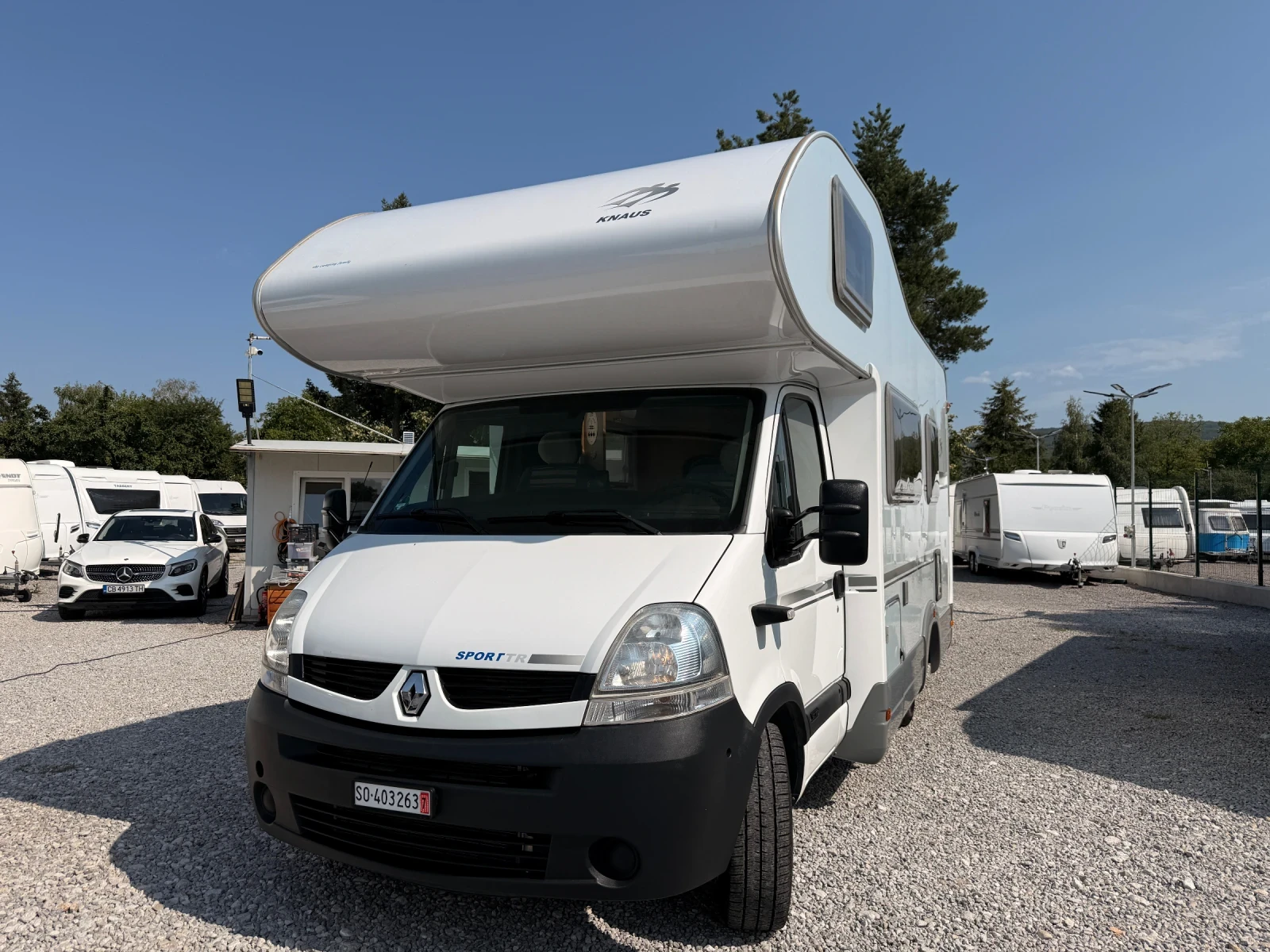 Кемпер Knaus Sport Tr, снимка 2 - Каравани и кемпери - 55459250