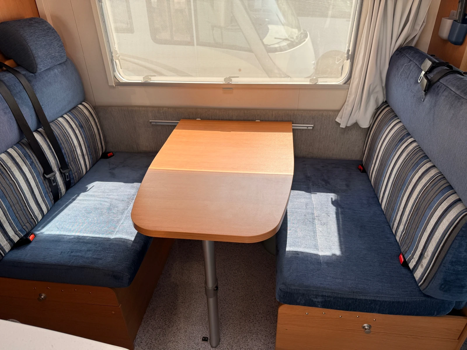 Кемпер Knaus Sport Tr, снимка 11 - Каравани и кемпери - 55459250
