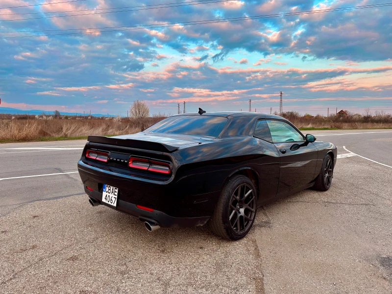 Dodge Challenger R/T 5.7 Black top, снимка 3 - Автомобили и джипове - 47862250