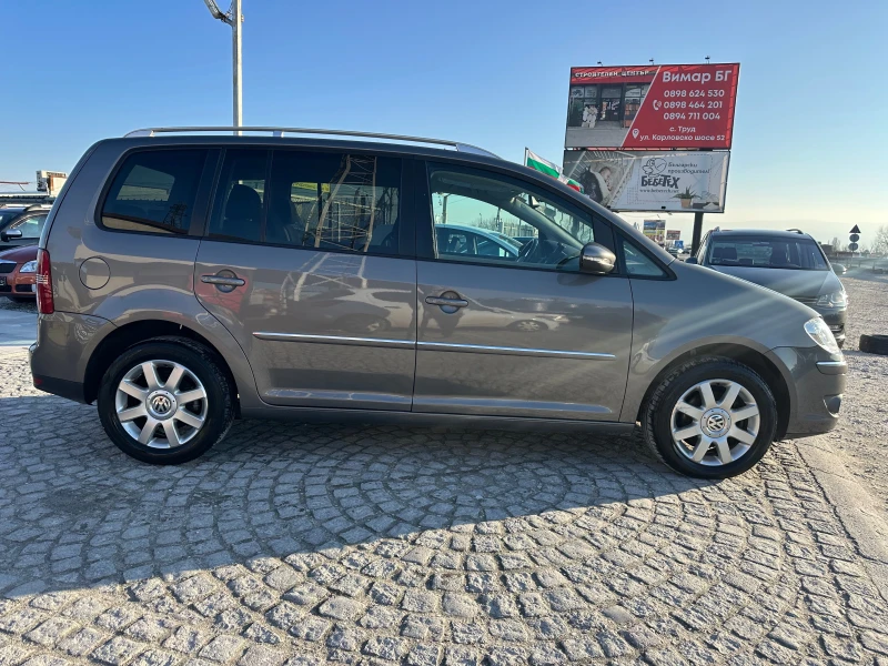 VW Touran 7 МЕСТА #1.9TDI#6 СКОРОСТИ#ПОДГРЕВ#КЛИМАТРОНИК, снимка 6 - Автомобили и джипове - 48336890