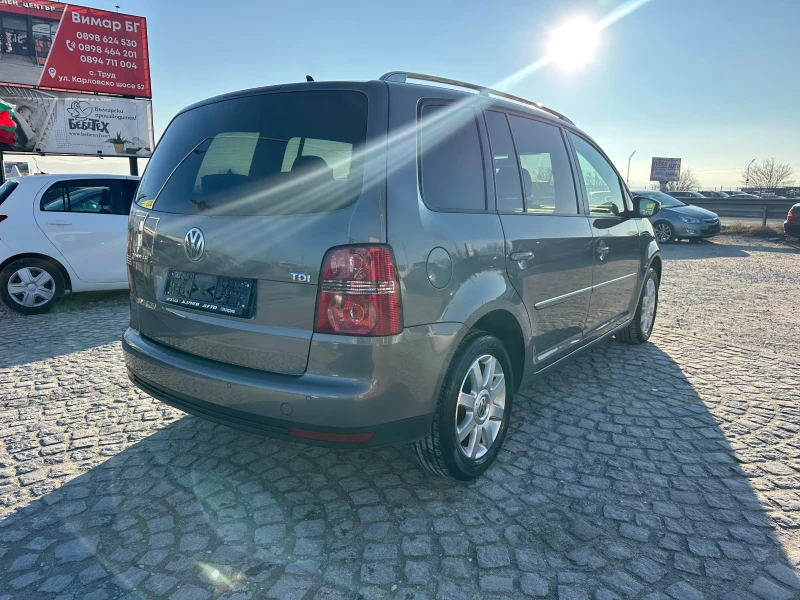 VW Touran 7 МЕСТА #1.9TDI#6 СКОРОСТИ#ПОДГРЕВ#КЛИМАТРОНИК, снимка 5 - Автомобили и джипове - 48336890