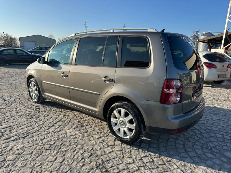 VW Touran 7 МЕСТА #1.9TDI#6 СКОРОСТИ#ПОДГРЕВ#КЛИМАТРОНИК, снимка 3 - Автомобили и джипове - 48336890