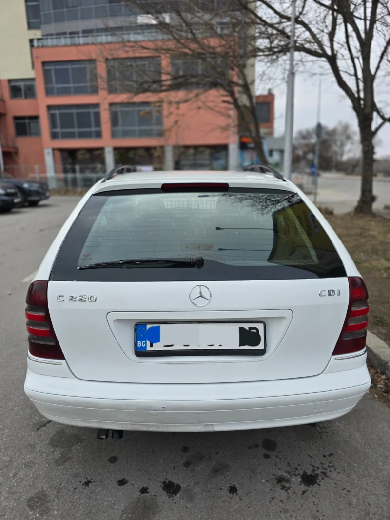 Mercedes-Benz C 220, снимка 4 - Автомобили и джипове - 48352087