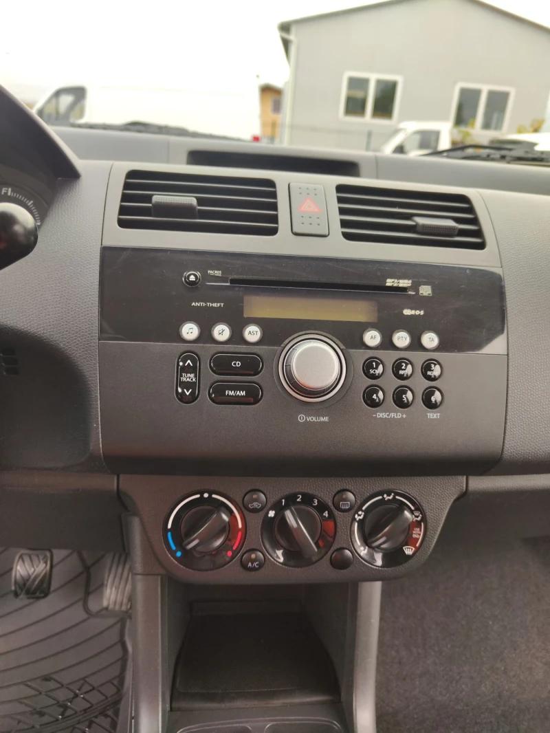 Suzuki Swift 1.3. 4#4 клима, снимка 14 - Автомобили и джипове - 51884384