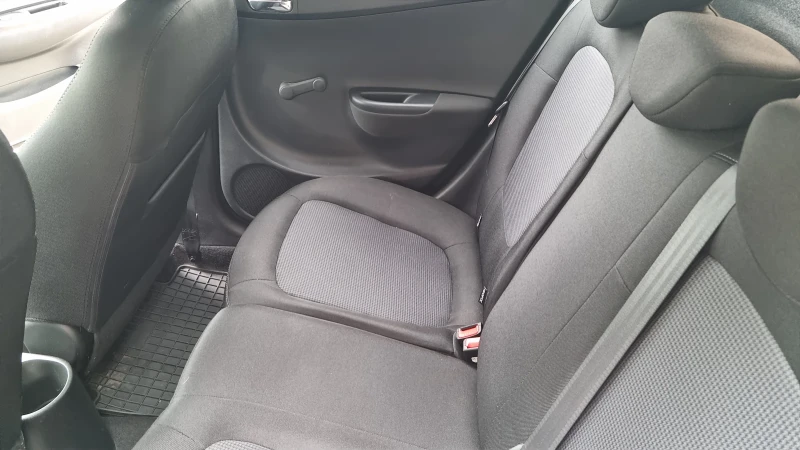 Hyundai I20 Хечбег, снимка 10 - Автомобили и джипове - 52502398