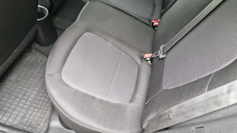 Hyundai I20 Хечбег, снимка 11 - Автомобили и джипове - 52502398