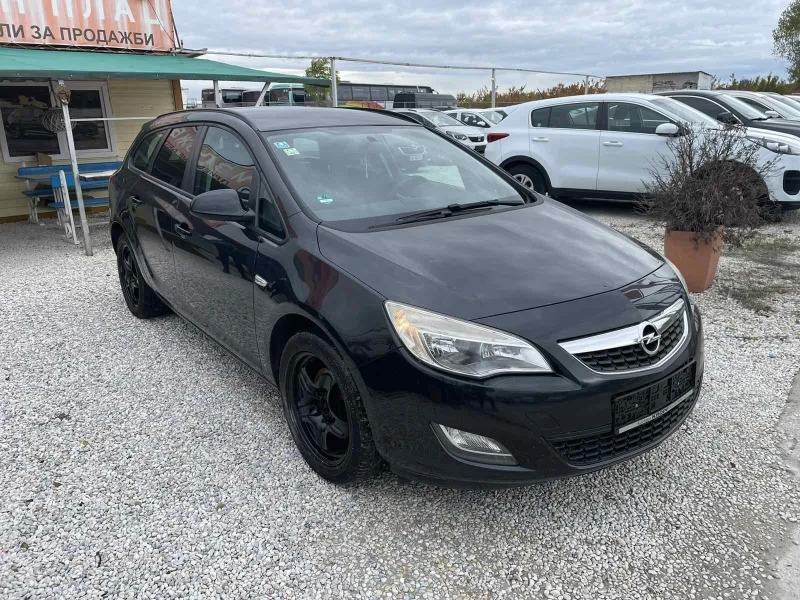 Opel Astra 1.7 перфектен, снимка 2 - Автомобили и джипове - 52751400