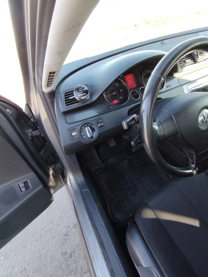 VW Passat, снимка 4 - Автомобили и джипове - 52420112