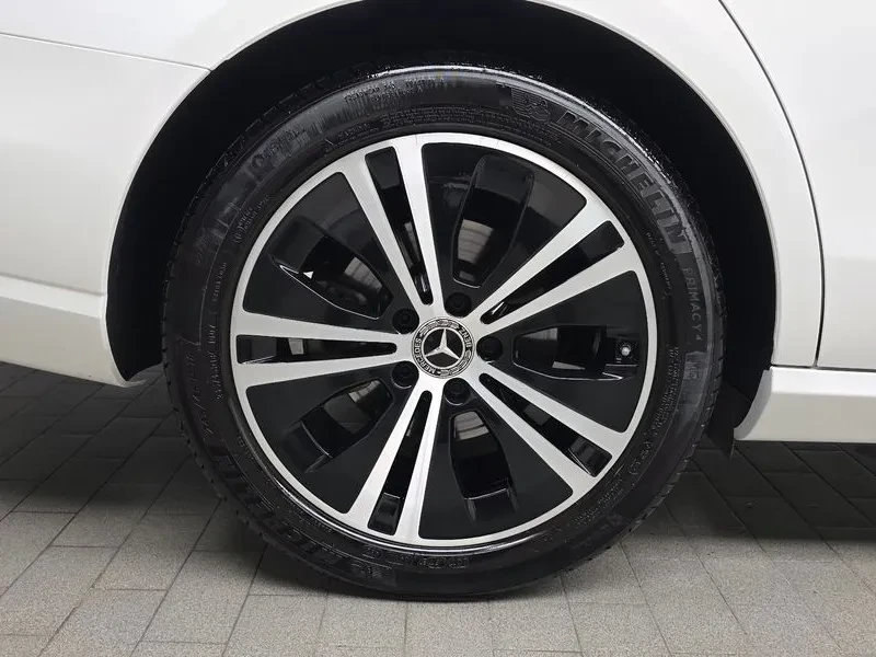 Mercedes-Benz E 250 W213 Avantgarde, снимка 4 - Автомобили и джипове - 55750259