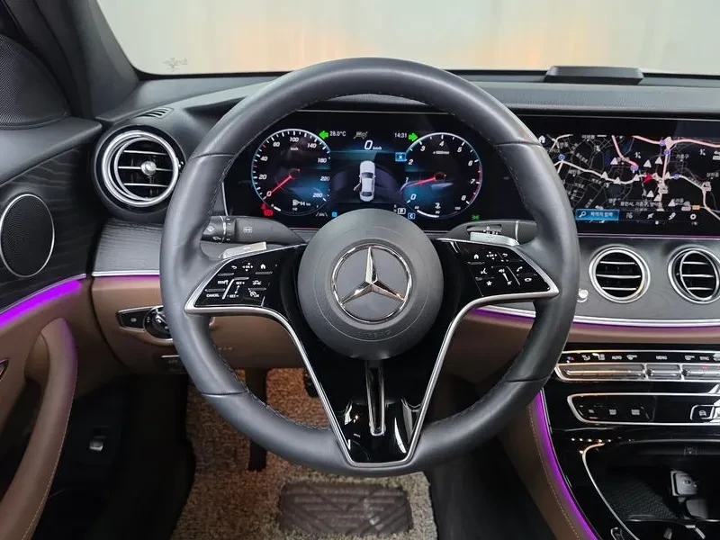 Mercedes-Benz E 250 W213 Avantgarde, снимка 13 - Автомобили и джипове - 55750259