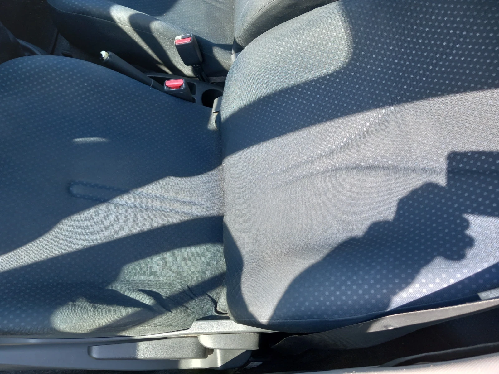 Toyota Yaris 1000 .70кс - изображение 10