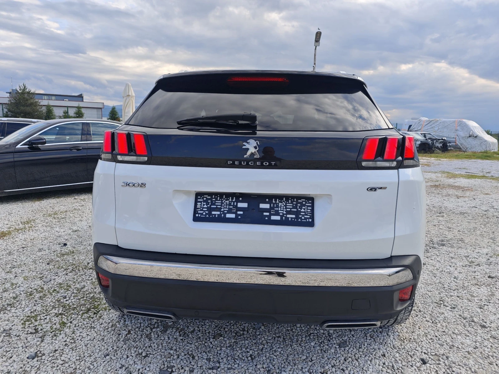 Peugeot 3008 GT Plug-in Hibrid 4x4 300HP 360camera - изображение 4