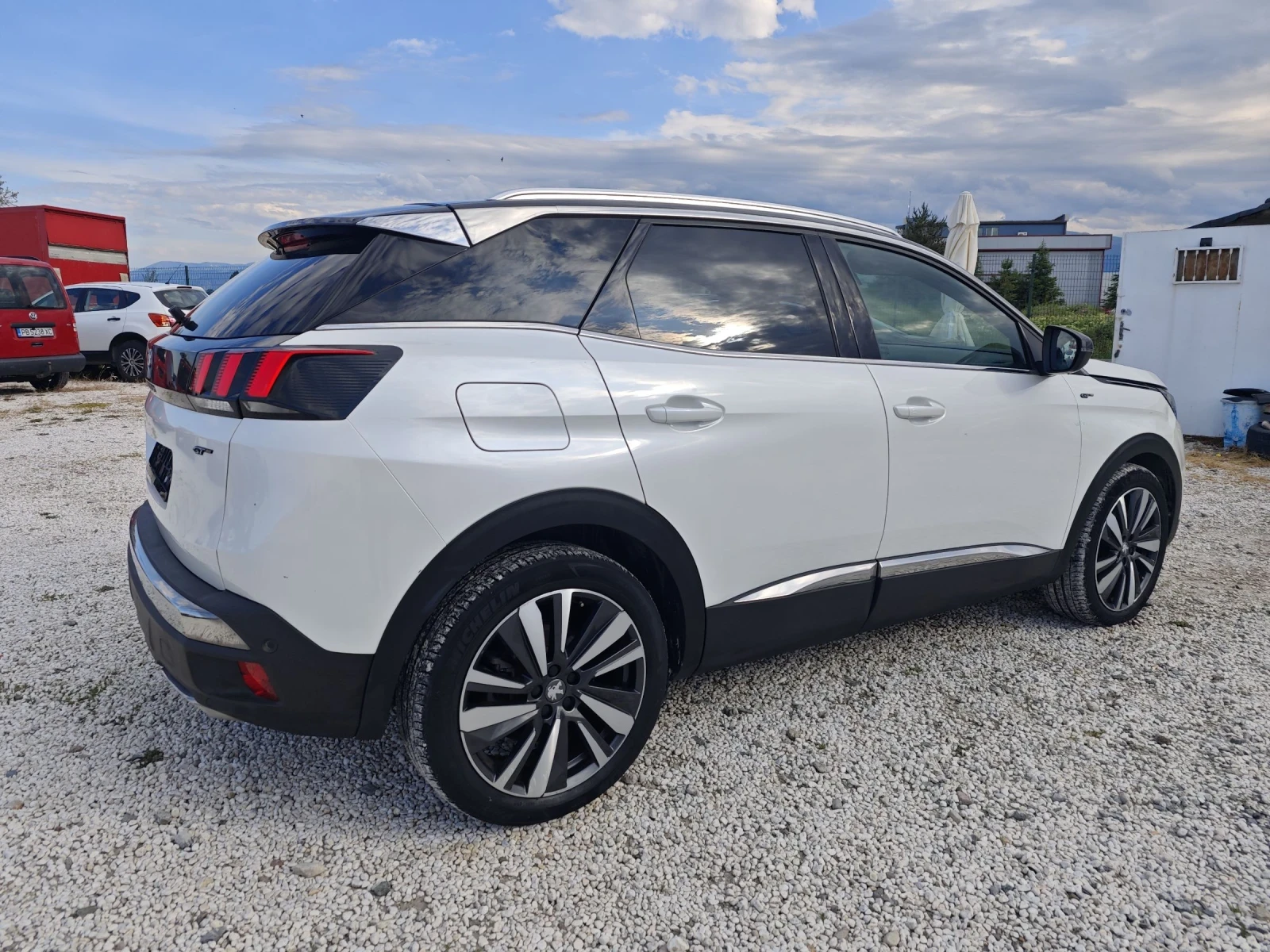 Peugeot 3008 GT Plug-in Hibrid 4x4 300HP 360camera - изображение 5