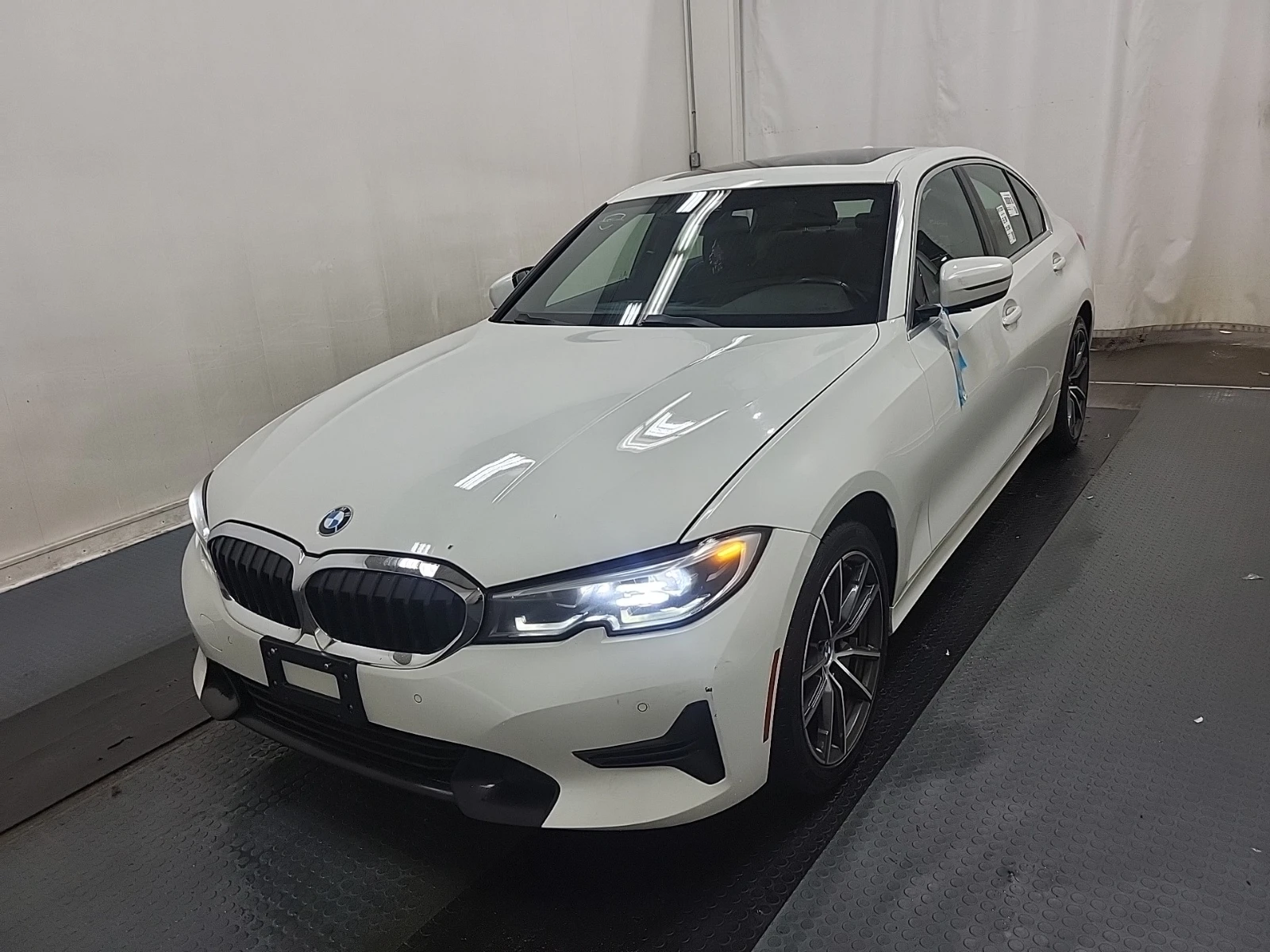 BMW 330 * CARFAX* АВТОФИНАНСИРАНЕ БЕЗ ПЪРВОНАЧАЛНА ВНОСКА! - изображение 2