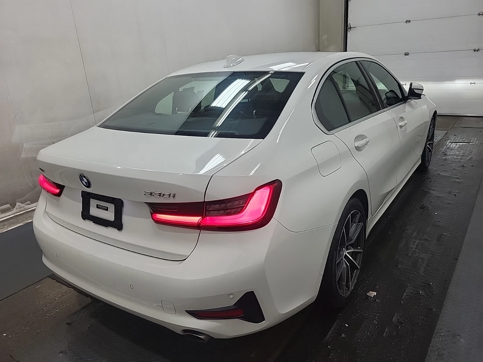 BMW 330 * CARFAX* АВТОФИНАНСИРАНЕ БЕЗ ПЪРВОНАЧАЛНА ВНОСКА! - изображение 4