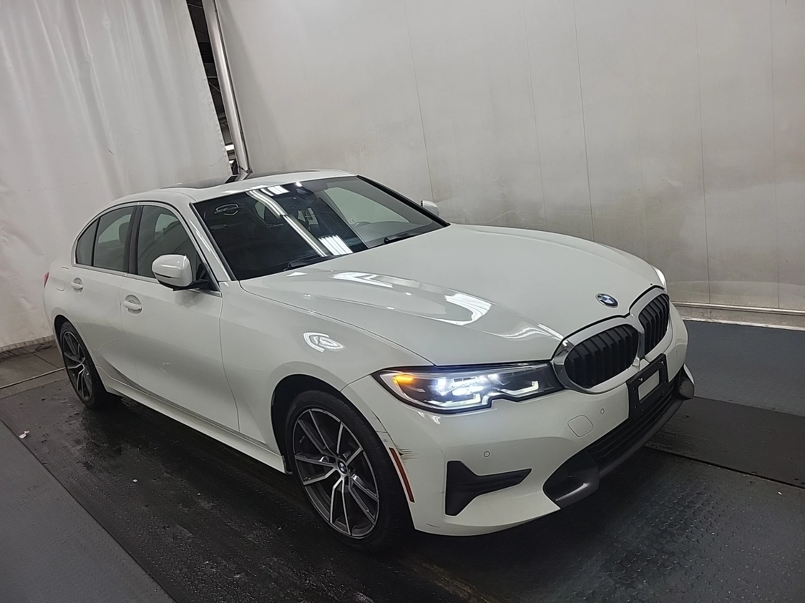 BMW 330 * CARFAX* АВТОФИНАНСИРАНЕ БЕЗ ПЪРВОНАЧАЛНА ВНОСКА! - изображение 3