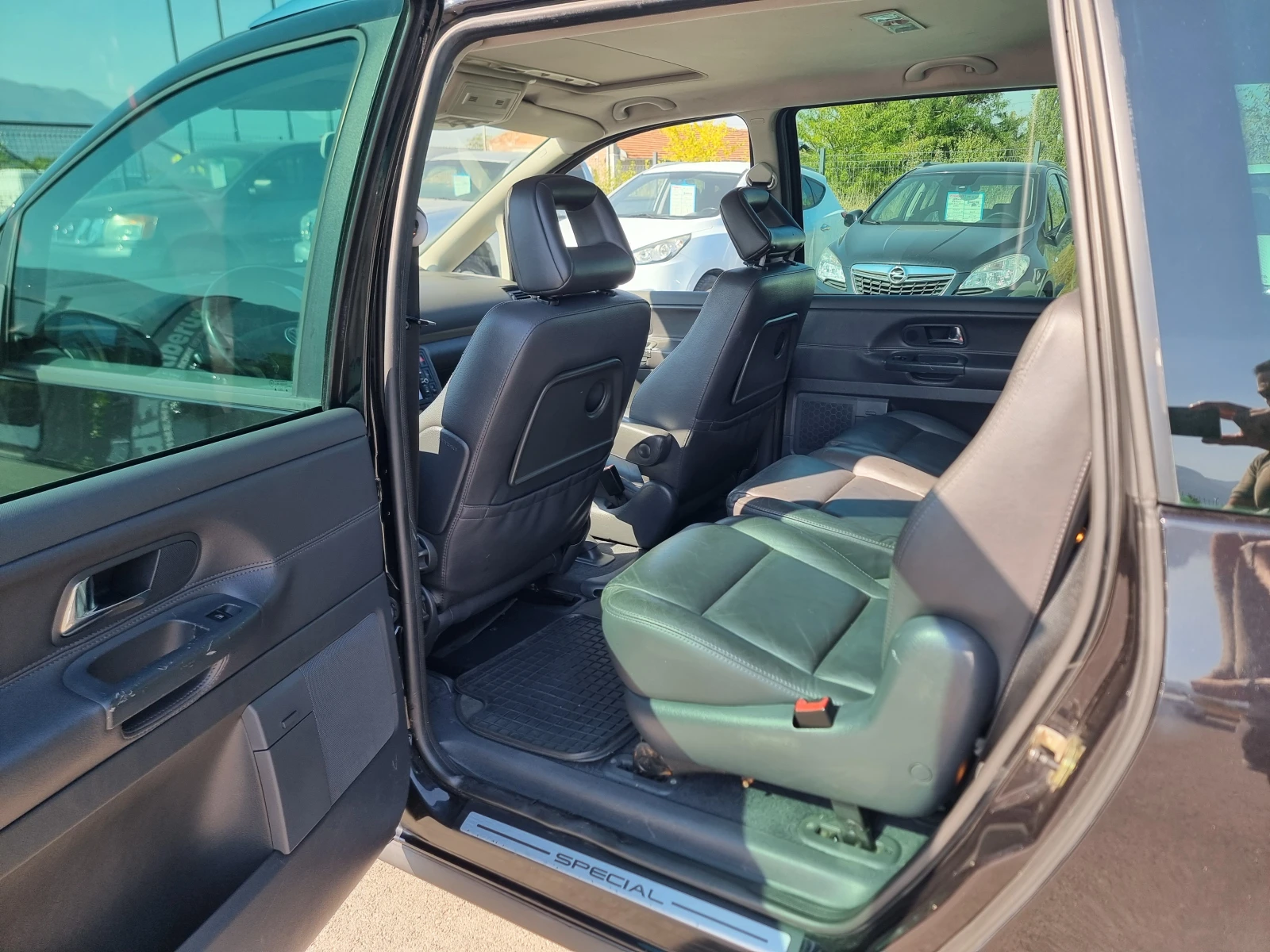 VW Sharan 2.0TDI, снимка 11 - Автомобили и джипове - 53154419