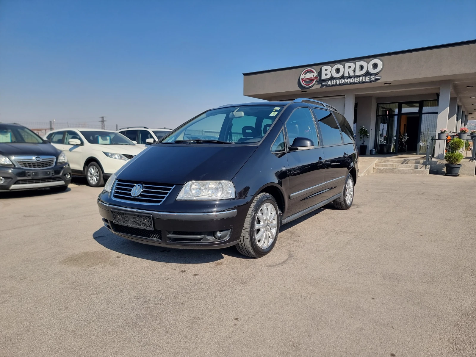 VW Sharan 2.0TDI, снимка 3 - Автомобили и джипове - 53154419